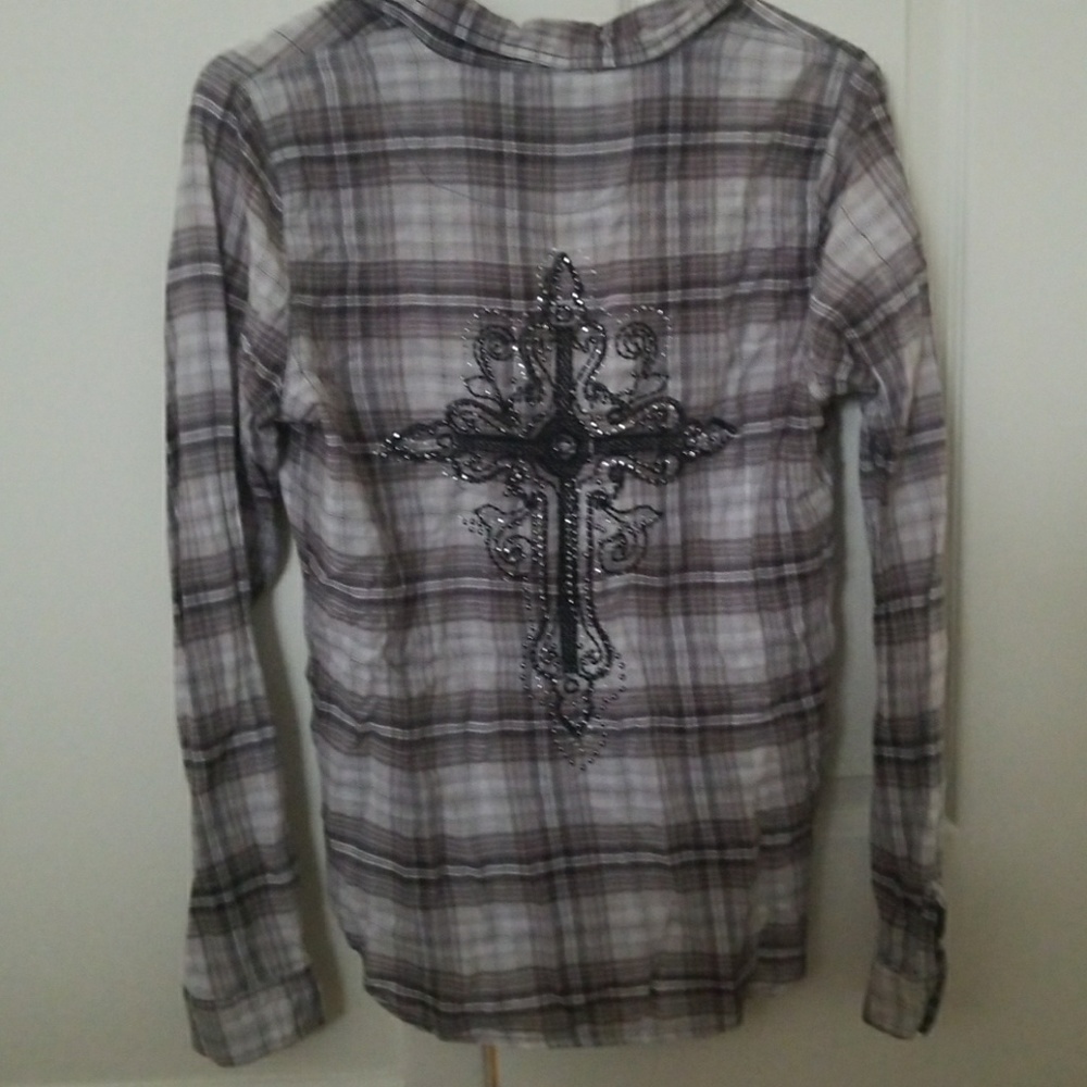 Button down - Picture 3 of 3